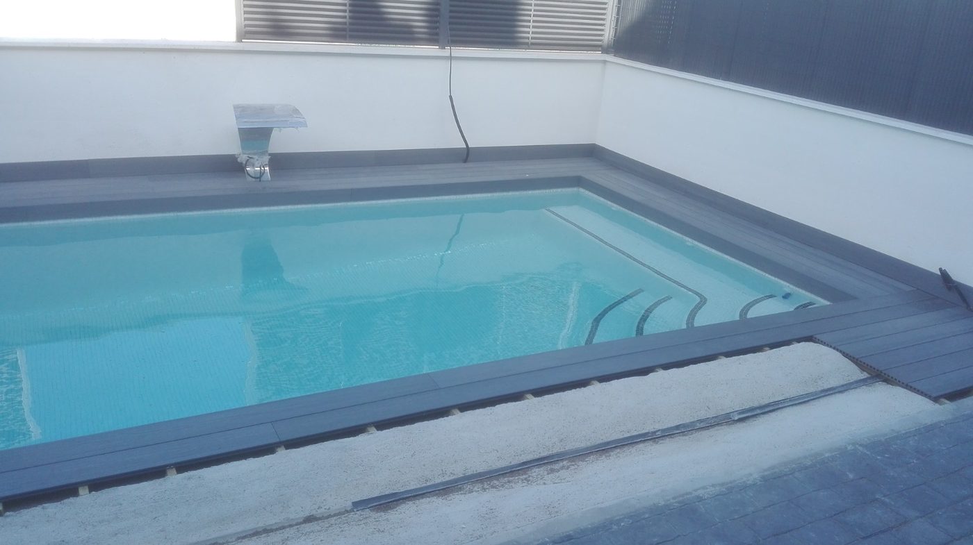 Tarima perimetral de piscina