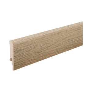 Rodapié laminado a juego con la tarima